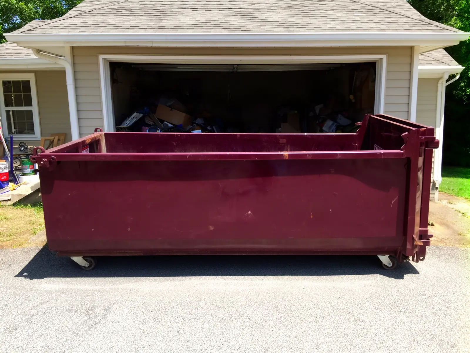Roll-off dumpster from Arrow Dumpster Rental Enterprises in Escondido, CA